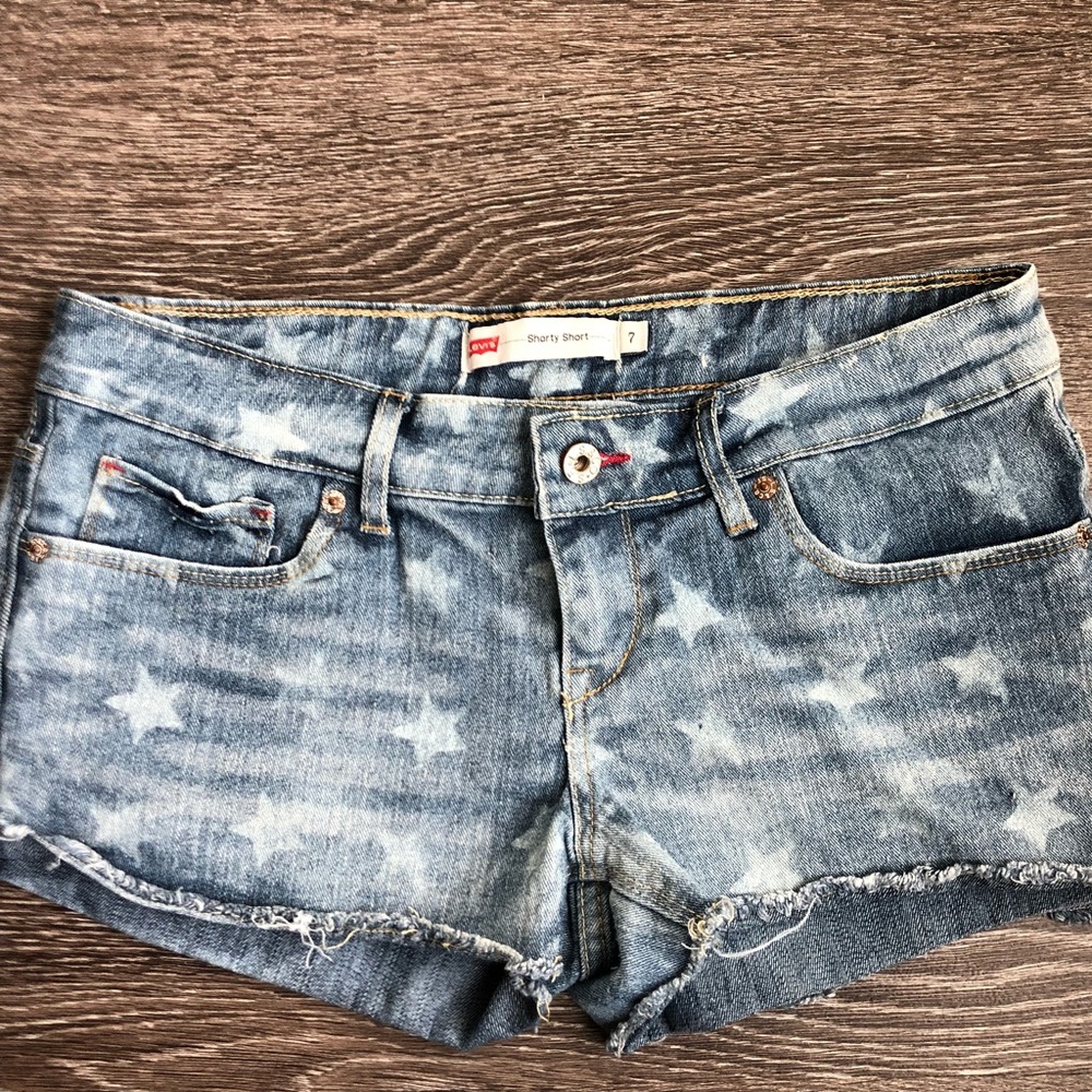 Levi’s shorty shorts